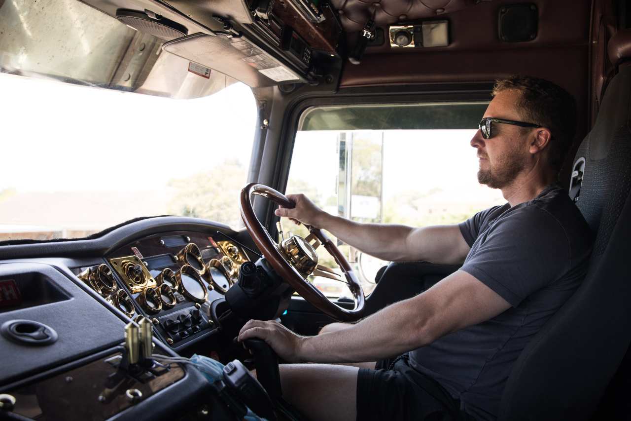 US Truck Driver Shortage 2026: Impact on Logistics
